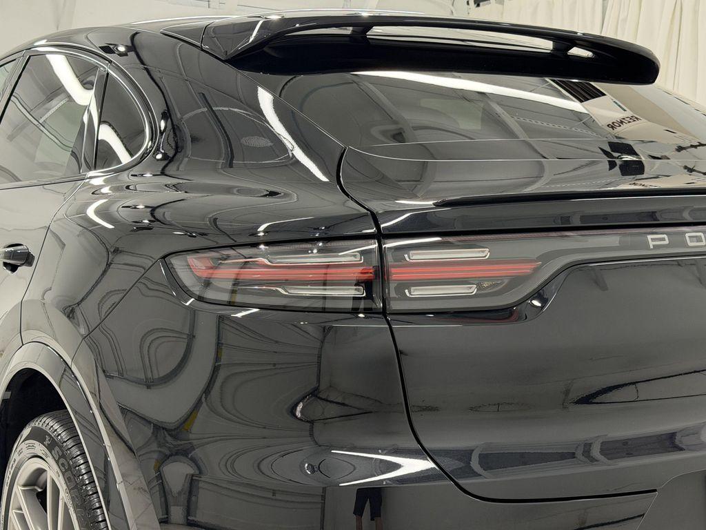 used 2022 Porsche Cayenne car