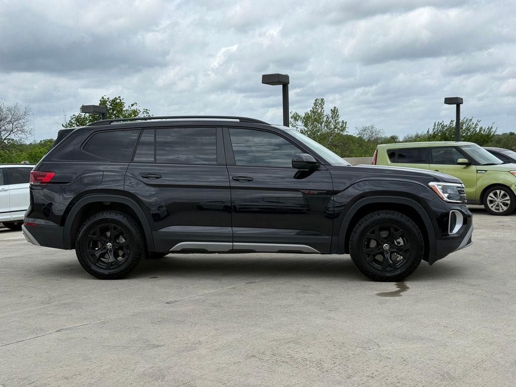 new 2025 Volkswagen Atlas car, priced at $41,076