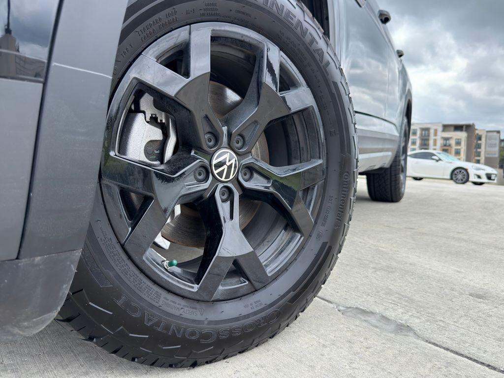 new 2025 Volkswagen Atlas car, priced at $41,076