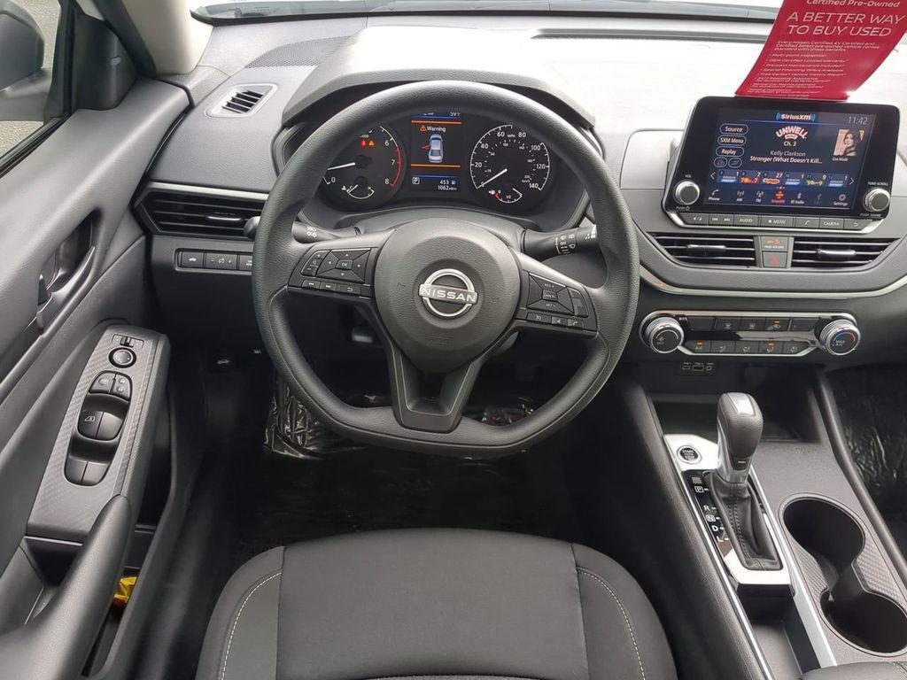 used 2025 Nissan Altima car