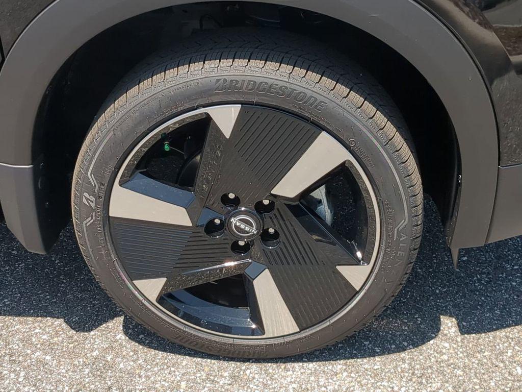 new 2025 Nissan Kicks car, priced at $24,817