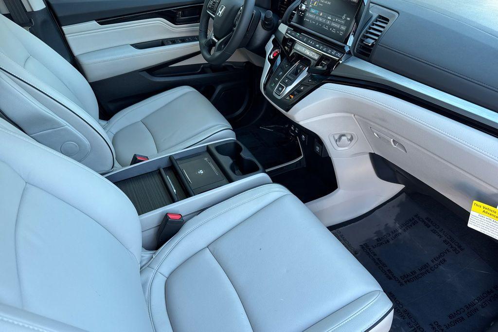 new 2026 Honda Odyssey car, priced at $48,990