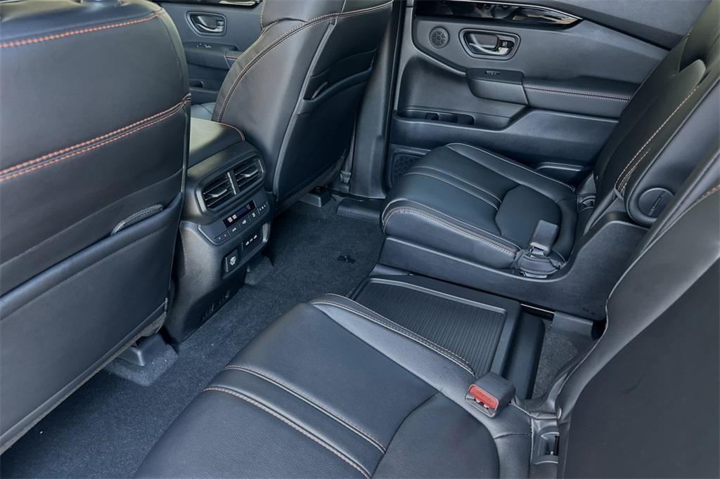 new 2025 Honda Pilot car, priced at $50,850