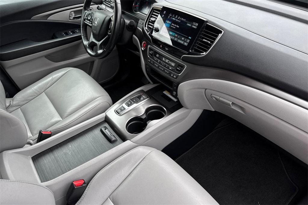 used 2021 Honda Pilot car, priced at $24,700