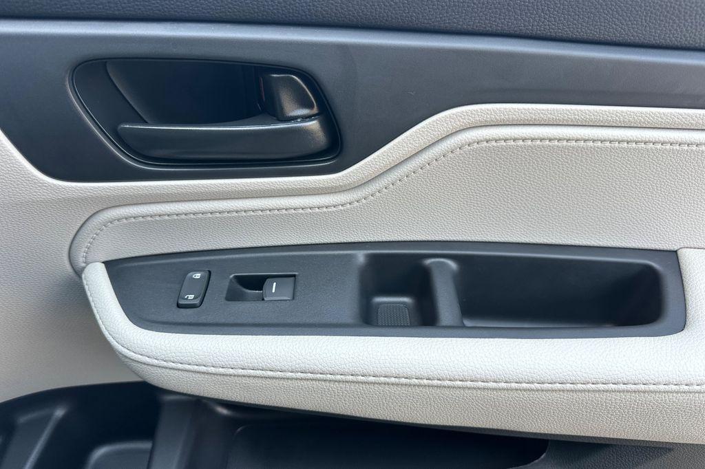 new 2026 Honda Odyssey car, priced at $44,290