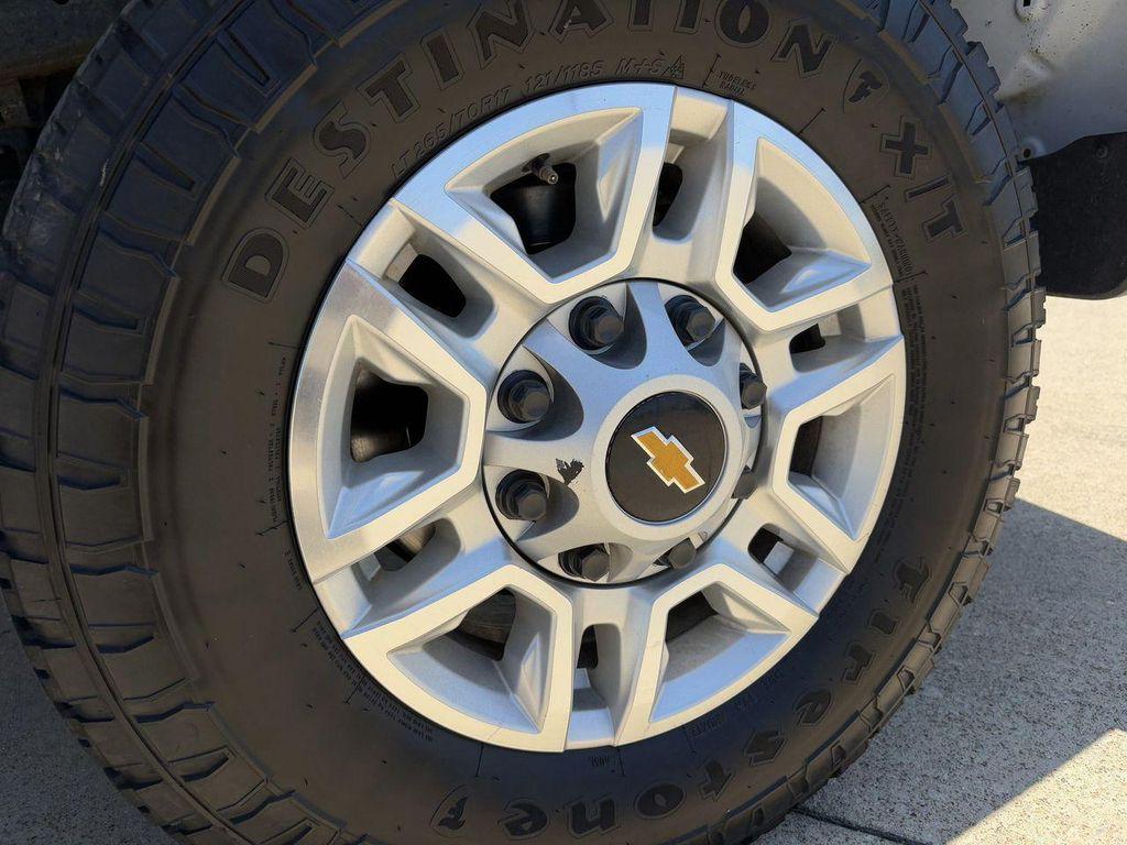 used 2024 Chevrolet Silverado 2500 car, priced at $41,286