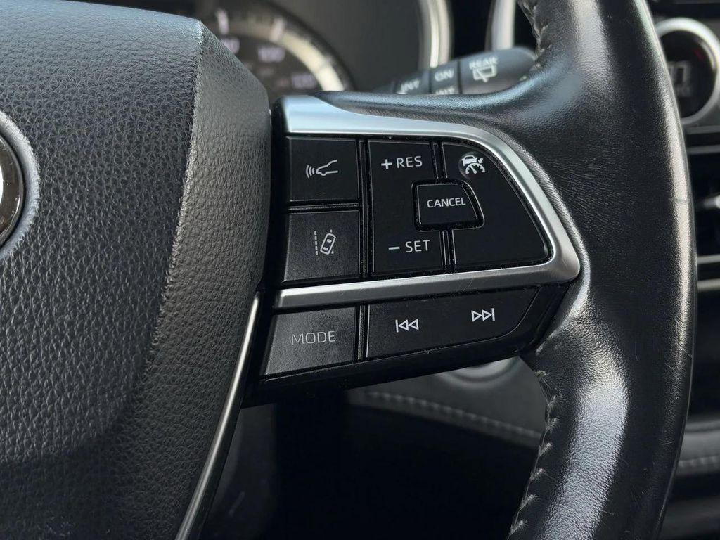 used 2020 Toyota Highlander car, priced at $23,289