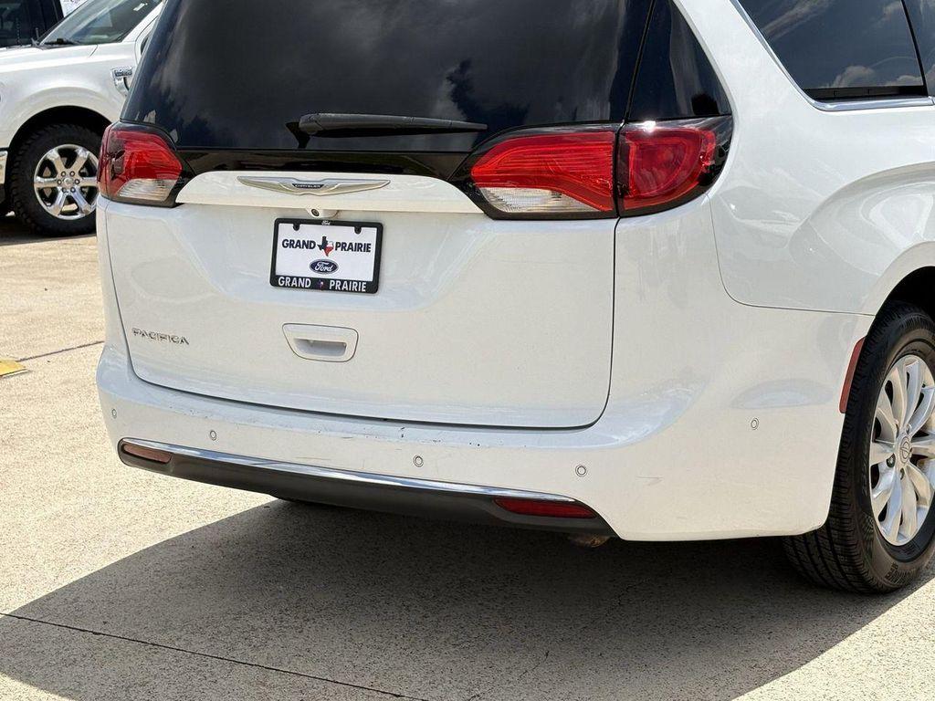 used 2020 Chrysler Pacifica car, priced at $16,707