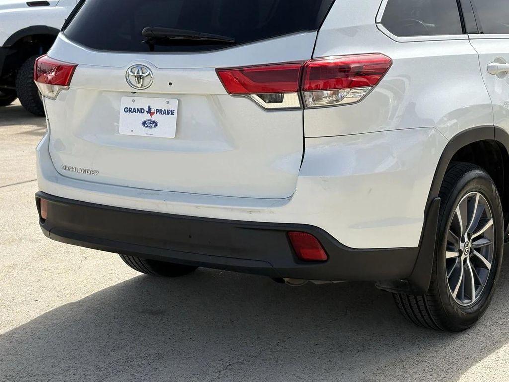 used 2018 Toyota Highlander car, priced at $19,886