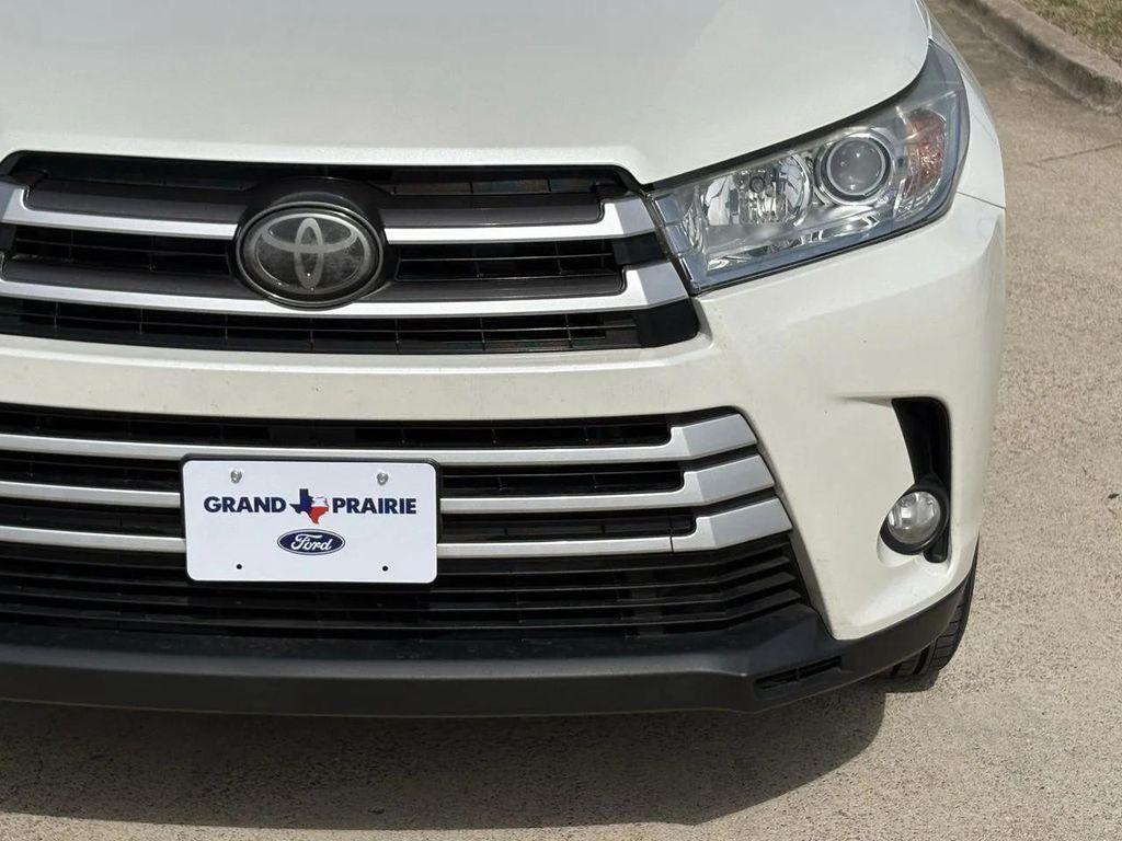 used 2018 Toyota Highlander car, priced at $19,886