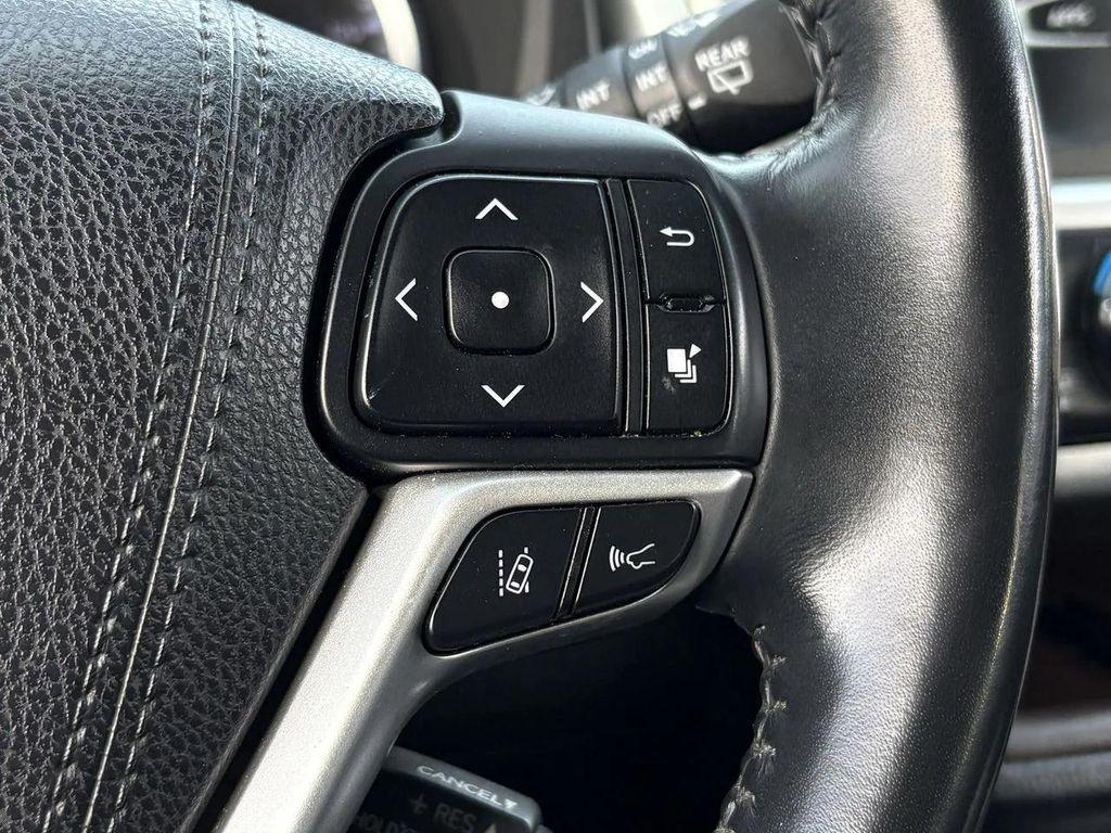 used 2018 Toyota Highlander car, priced at $19,886