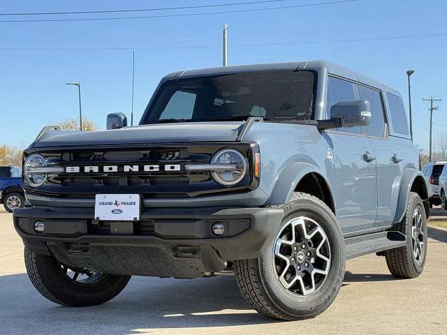 new 2025 Ford Bronco car, priced at $53,544