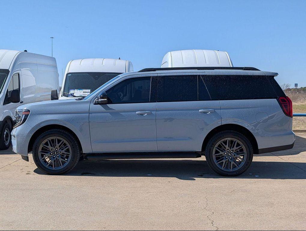 new 2026 Ford Expedition car, priced at $75,961