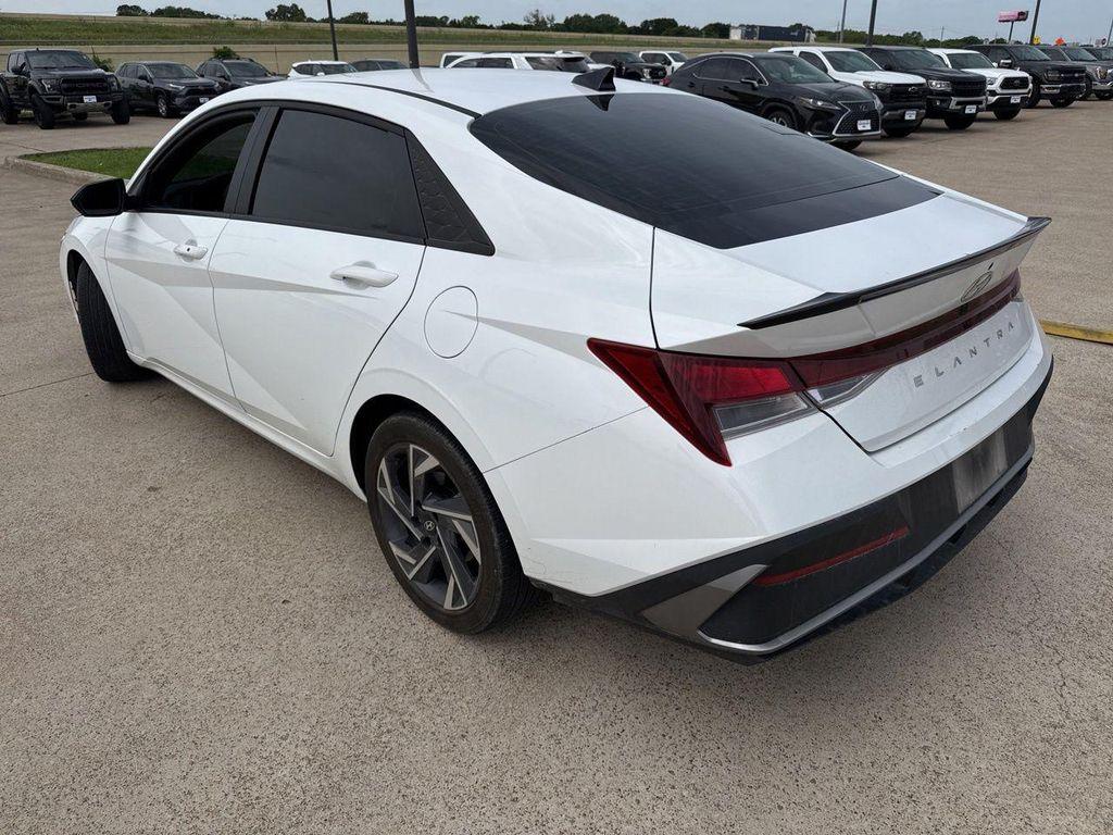 used 2025 Hyundai Elantra car