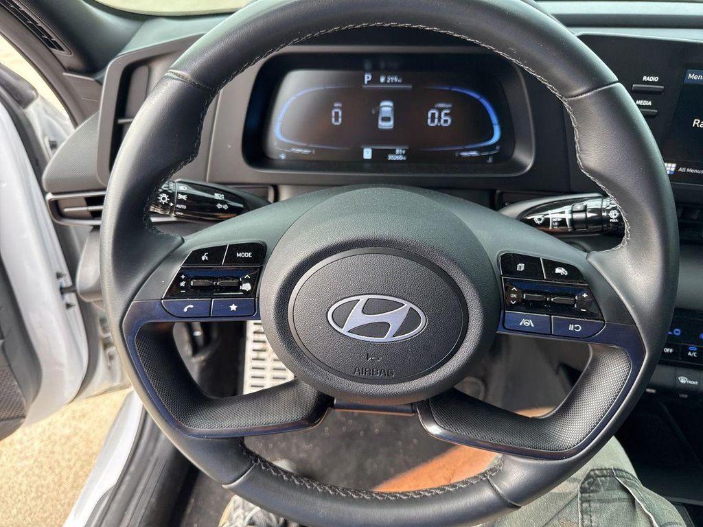 used 2025 Hyundai Elantra car