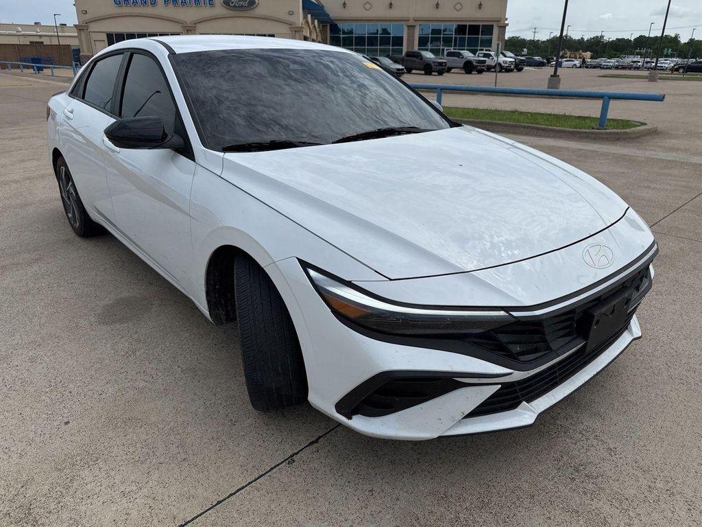 used 2025 Hyundai Elantra car