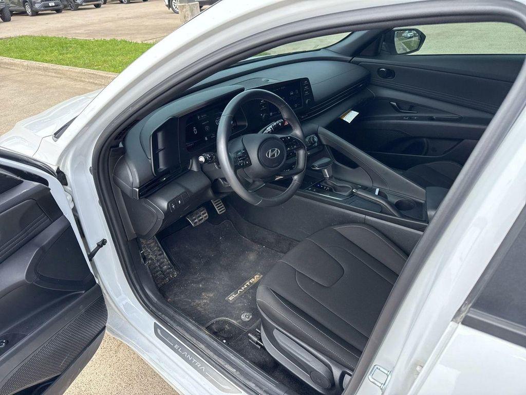 used 2025 Hyundai Elantra car