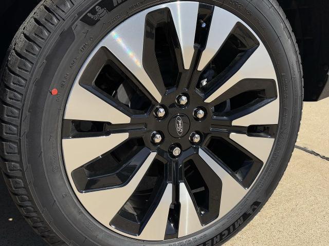 new 2026 Ford Expedition car, priced at $78,485