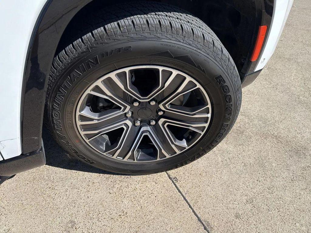 used 2024 Jeep Wagoneer L car, priced at $38,529