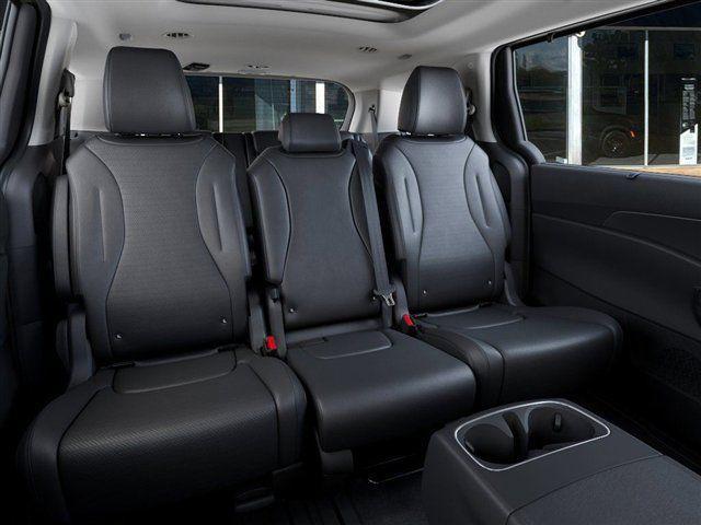 new 2026 Kia Carnival Hybrid car, priced at $53,895