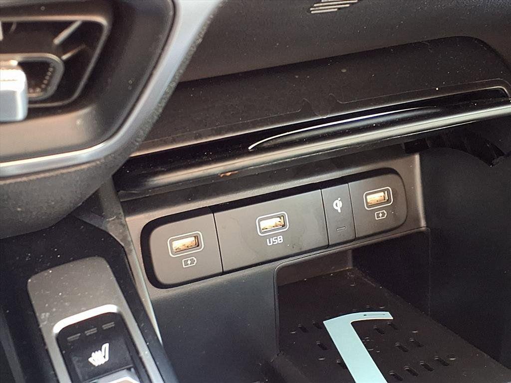 used 2023 Kia Sorento car, priced at $25,552