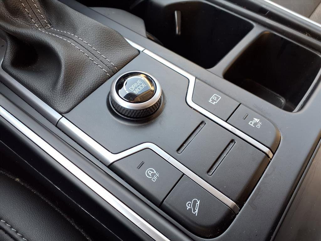 used 2023 Kia Sorento car, priced at $25,552