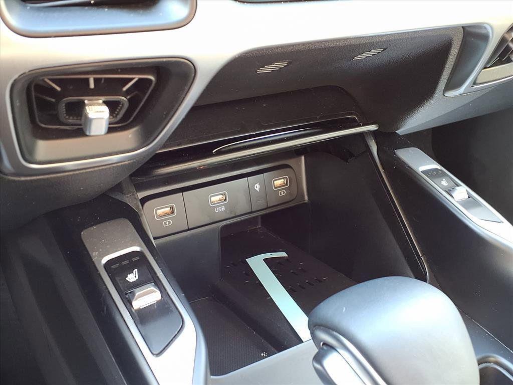 used 2023 Kia Sorento car, priced at $25,552