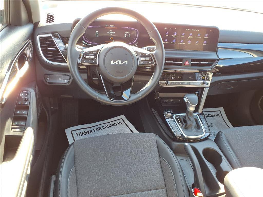 used 2025 Kia Seltos car, priced at $24,305