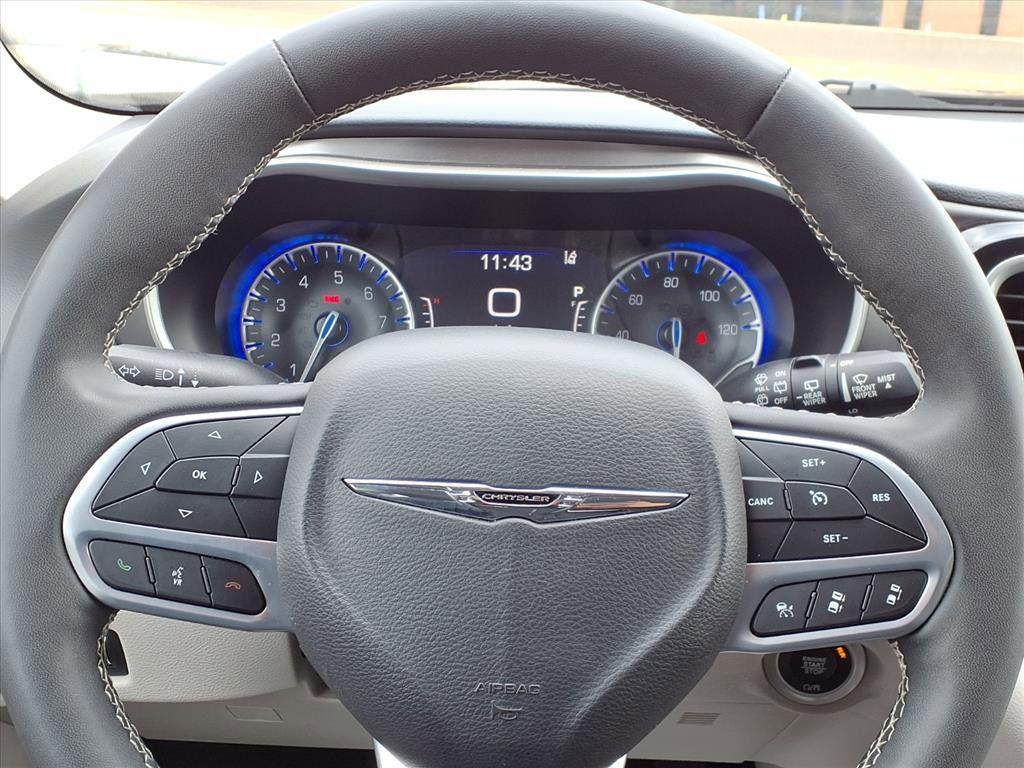 used 2023 Chrysler Pacifica car, priced at $23,065