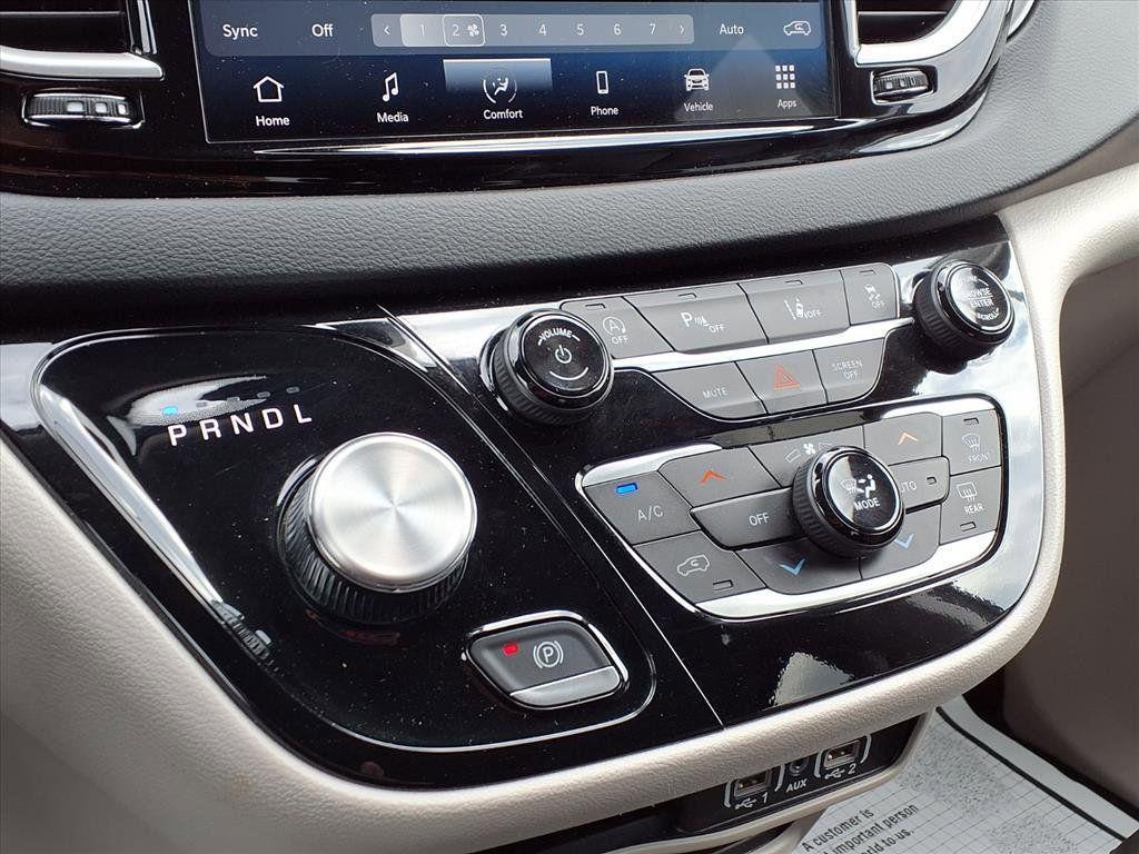 used 2023 Chrysler Pacifica car, priced at $23,065