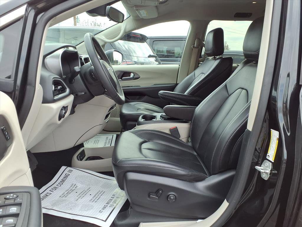 used 2023 Chrysler Pacifica car, priced at $23,065