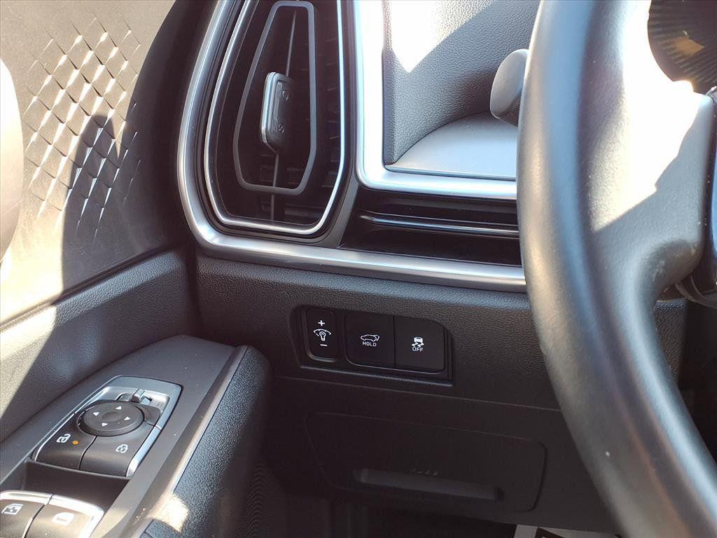 used 2025 Kia Sorento Hybrid car, priced at $30,773