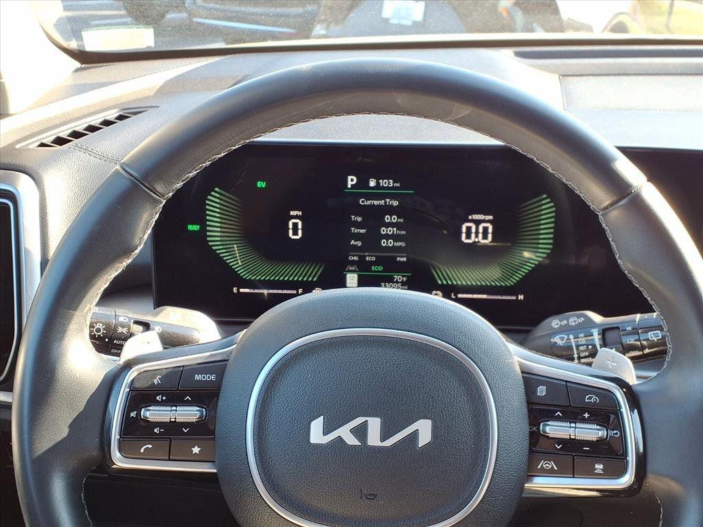 used 2025 Kia Sorento Hybrid car, priced at $30,773