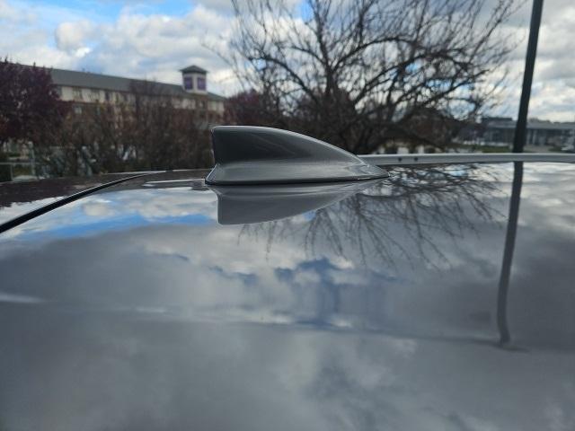 used 2023 Acura MDX car, priced at $33,933