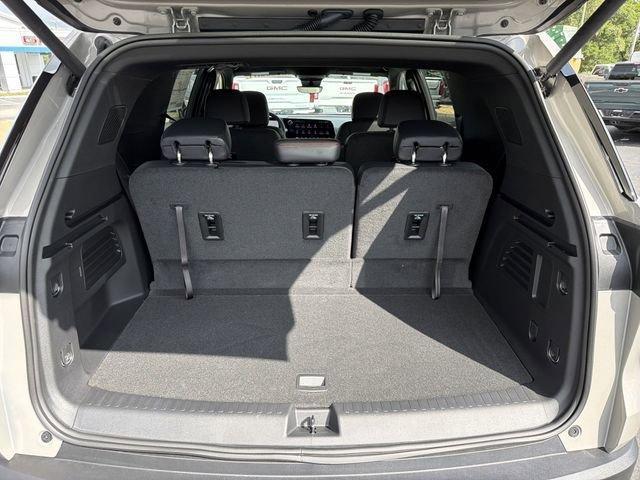 new 2026 Chevrolet Traverse car, priced at $48,120