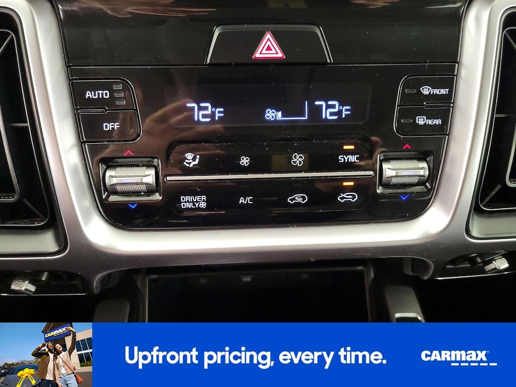 used 2023 Kia Sorento Hybrid car, priced at $29,998