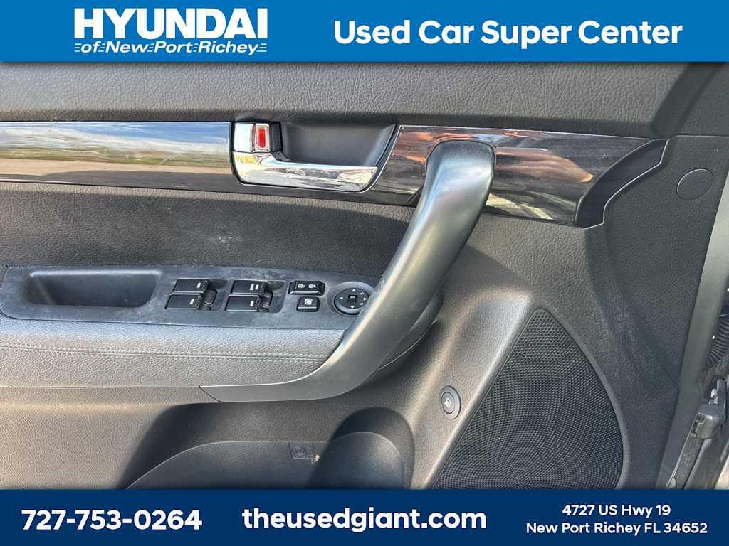 used 2013 Kia Sorento car, priced at $7,825