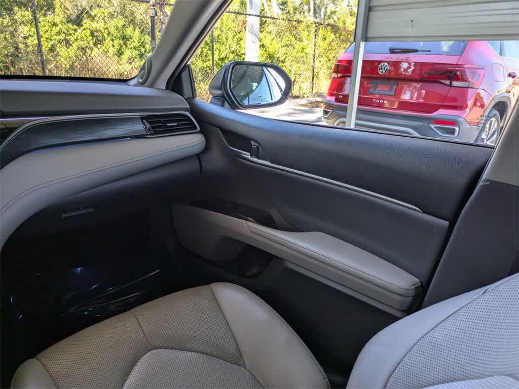 used 2021 Toyota Camry Hybrid car, priced at $18,997