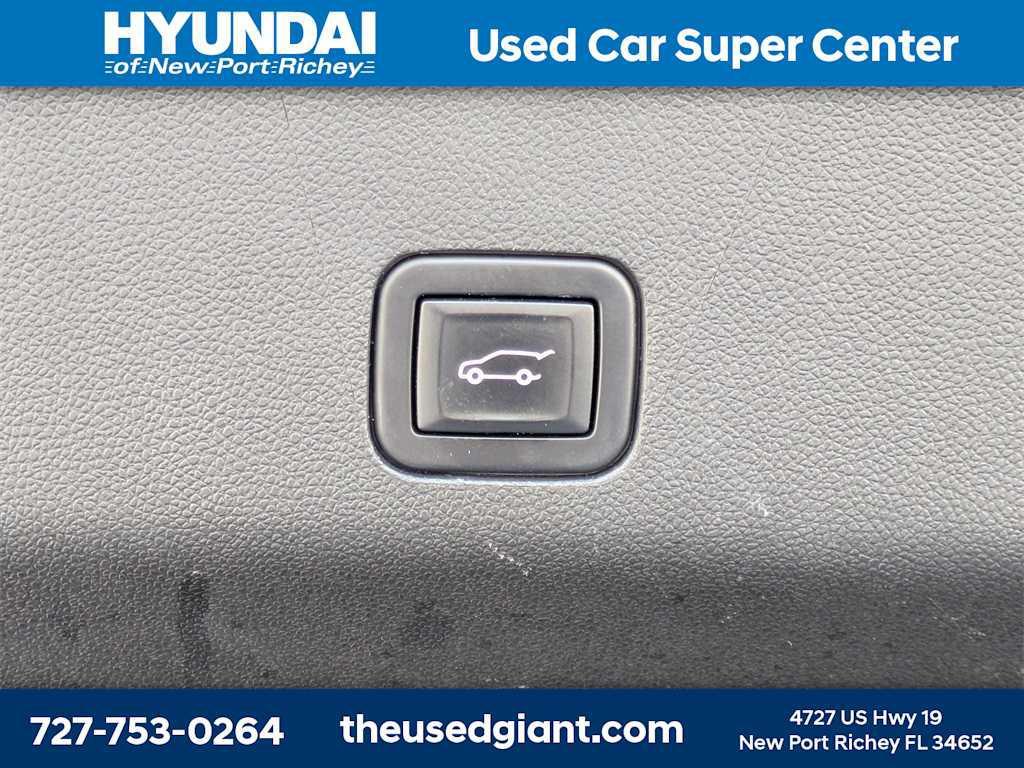 used 2022 GMC Yukon XL car, priced at $51,829