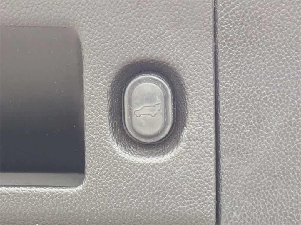 used 2015 Chevrolet Suburban car, priced at $16,647