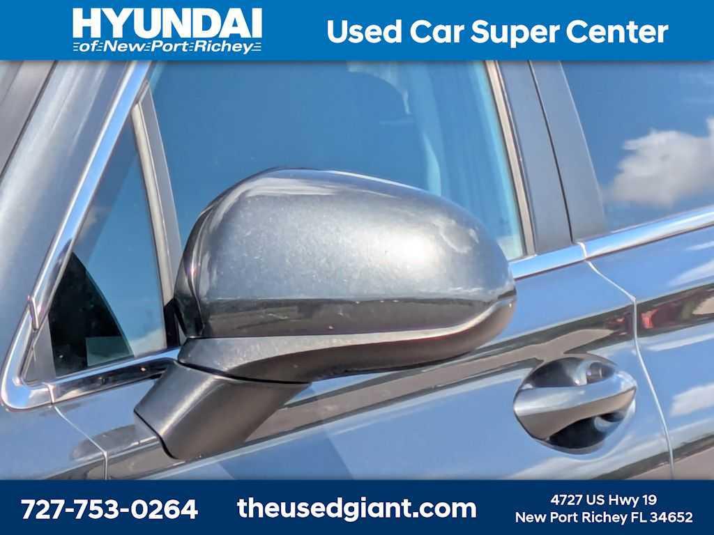 used 2020 Hyundai Santa Fe car, priced at $14,998