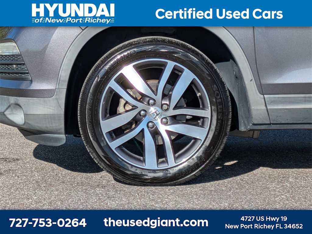 2017 Modern Steel Metallic Honda Pilot