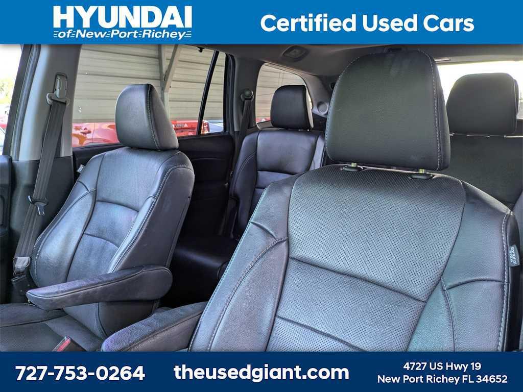 2017 Modern Steel Metallic Honda Pilot