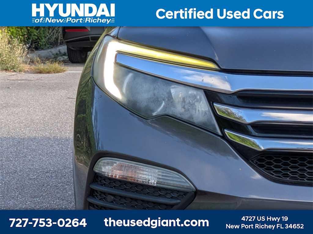 2017 Modern Steel Metallic Honda Pilot