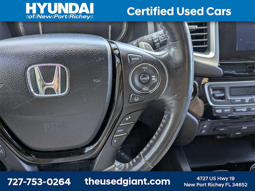 2017 Modern Steel Metallic Honda Pilot