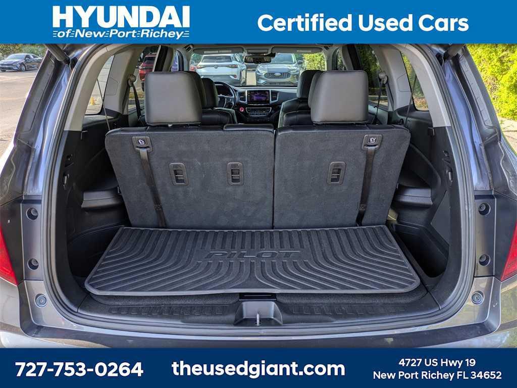 2017 Modern Steel Metallic Honda Pilot