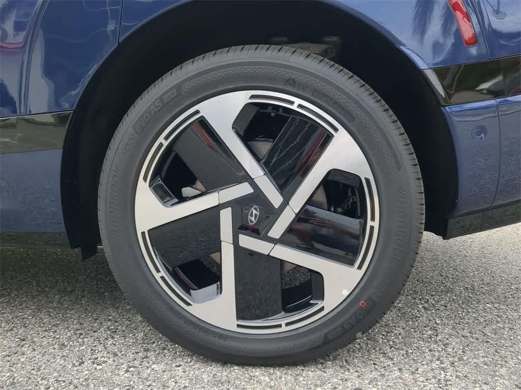 new 2026 Hyundai IONIQ 9 car, priced at $77,271