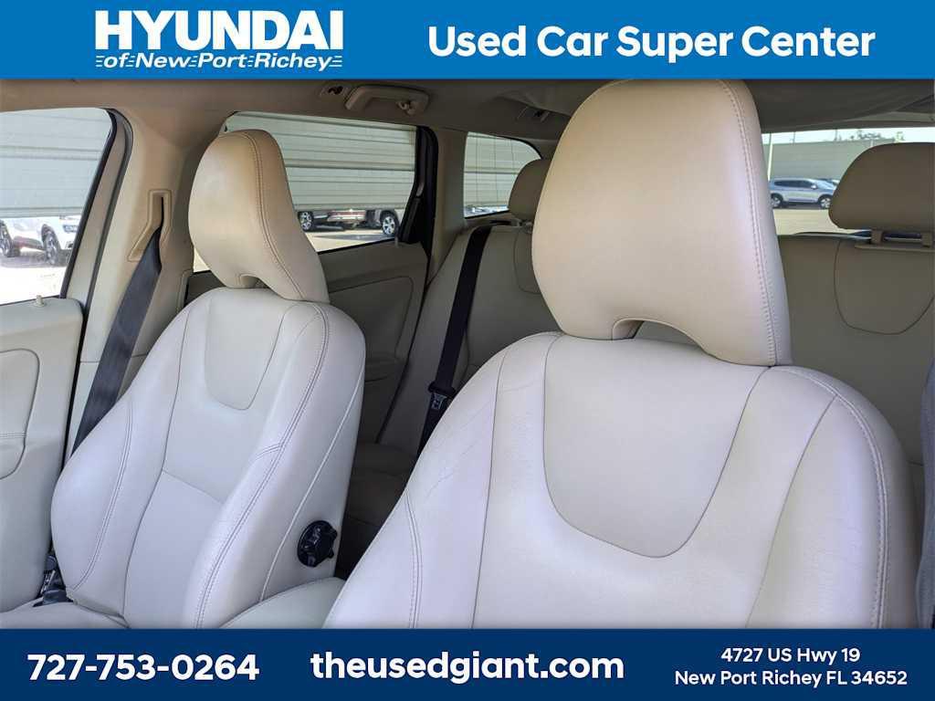 used 2015 Volvo XC60 car, priced at $11,376