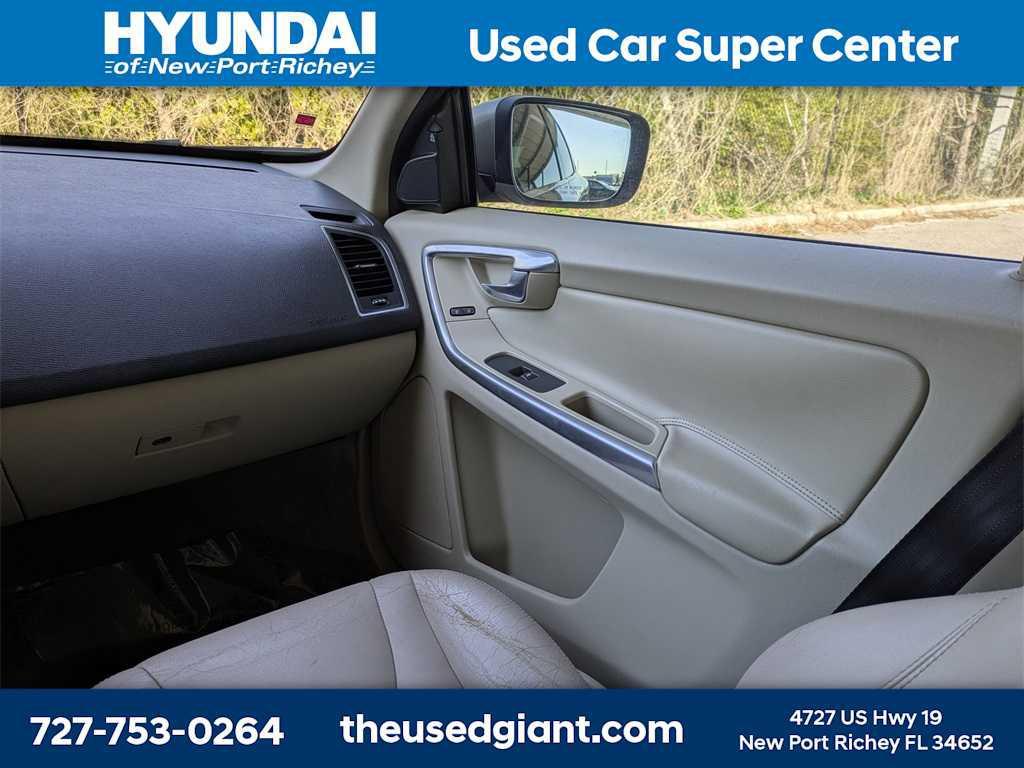 used 2015 Volvo XC60 car, priced at $11,376