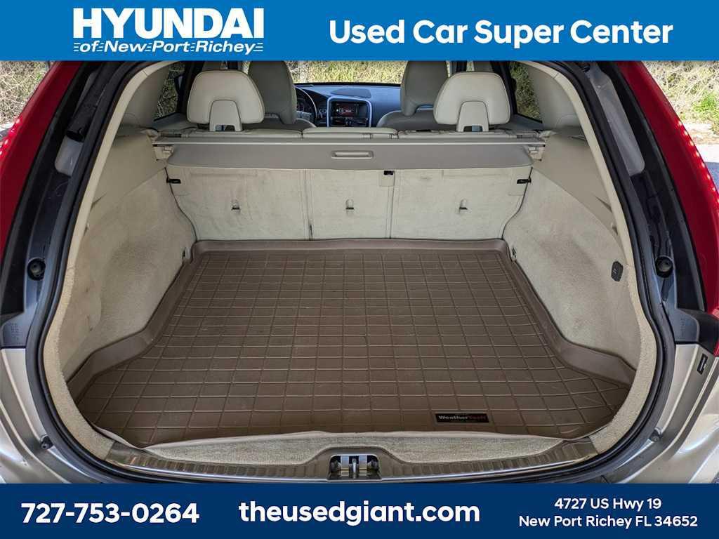 used 2015 Volvo XC60 car, priced at $11,376